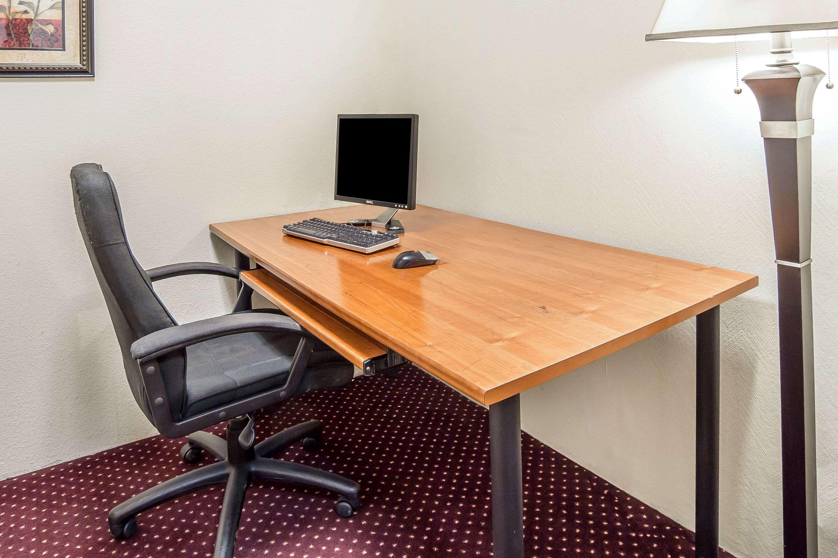רולינס Econo Lodge מראה חיצוני תמונה
